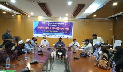 মাদারীপুর পৌর এলাকায় একজনও টিকা থেকে বাদ পড়বে না: মেয়র মাদারীপুর পৌর এলাকায় একজনও টিকা থেকে বাদ পড়বে না: মেয়র